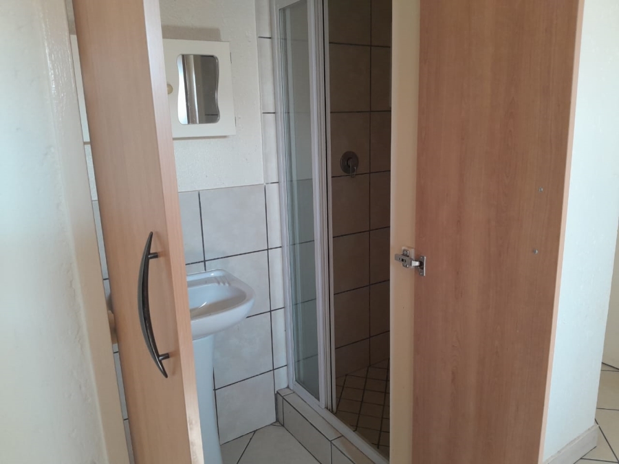 2 Bedroom Property for Sale in Waterval East North West
